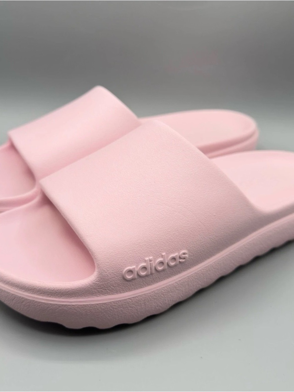Guaranteed Authentic adidas Adilette Lumia Slides in Bliss Lilac Women:7 Men:6